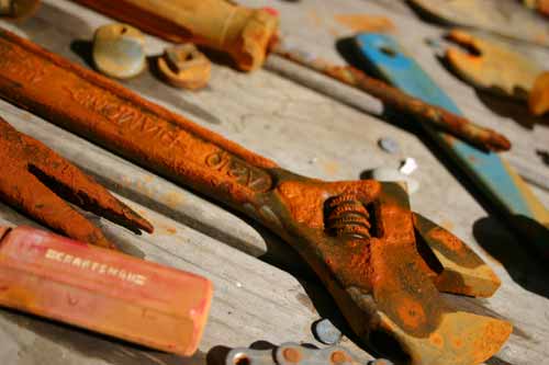 clean rusty hand tools